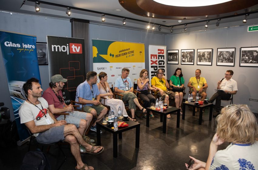  Održane konferencije za medije filmova Punim plućima i Baci se na pod